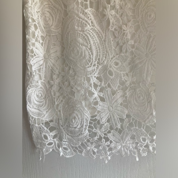 Chicwish Feminine Lace Tank - Picture 4 of 6